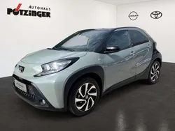 Urban khaki/black Gebraucht 2024 Toyota Aygo Kleinwagen | 15.990 € (Fairer Preis)