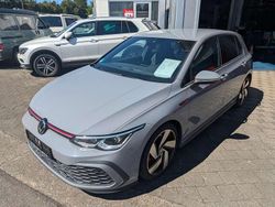 Mondsteingrau Gebraucht 2022 VW Golf VIII GTI Kleinwagen | 31.600 € (Etwas zu teuer)