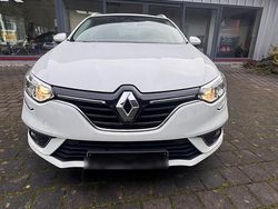 Weiß Gebraucht 2019 Renault Mégane GrandTour Kombi | 10.900 € (Fairer Preis)