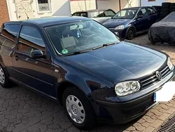 Blau Gebraucht 2001 VW Golf IV Kleinwagen | 1.300 € (Fairer Preis)