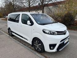 Weiß Gebraucht 2022 Toyota Proace Verso Team Kombi | 31.890 € (Guter Preis)