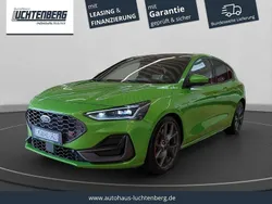 Grün Gebraucht 2023 Ford Focus Performance Edition Limousine | 27.650 € (Guter Preis)