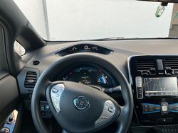 Grau Gebraucht 2016 Nissan Leaf Kleinwagen | 10.000 €