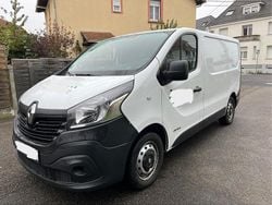 Weiß Gebraucht 2017 Renault Traffic Van / Kleinbus | 5.500 €