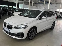 Weiß Gebraucht 2020 BMW 218 Gran Tourer Advantage Van / Kleinbus | 24.890 € (Teuer)