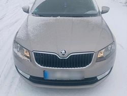 Gold Gebraucht 2014 Skoda Octavia Kombi | 6.000 € (Fairer Preis)
