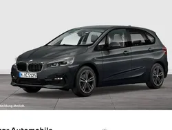 Grau Gebraucht 2019 BMW 220 Sport Line Van / Kleinbus | 20.990 € (Fairer Preis)