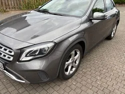 Grau Gebraucht 2018 Mercedes GLA200 Progressive SUV | 22.199 € (Fairer Preis)
