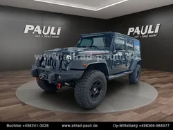Grau Gebraucht 2017 Jeep Wrangler Unlimited Rubicon SUV | 48.990 € (Teuer)
