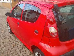 Rot Gebraucht 2008 Peugeot 107 Kleinwagen | 2.300 € (Fairer Preis)