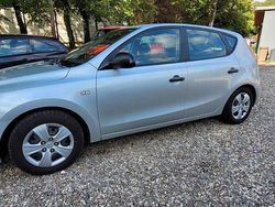 Silber Gebraucht 2009 Hyundai i30 Edition+ Limousine | 1.390 € (Fairer Preis)