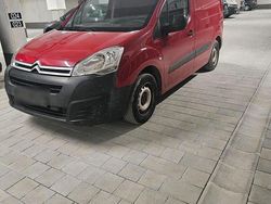 Rot Gebraucht 2018 Citroën Berlingo Van / Kleinbus | 4.999 €