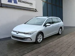 Reflexsilber metallic (metallic) Gebraucht 2022 VW Golf VIII Life Kombi | 21.950 € (Fairer Preis)