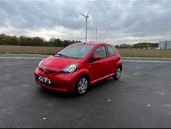 Rot Gebraucht 2008 Toyota Aygo Kleinwagen | 3.333 € (Etwas zu teuer)