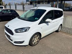 Weiß Gebraucht 2017 Ford Tourneo Courier Trend Van / Kleinbus | 5.300 € (Fairer Preis)