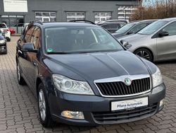 Grau Gebraucht 2011 Skoda Octavia Kombi | 5.599 € (Fairer Preis)