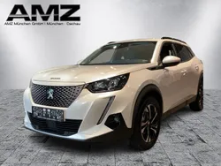 Lack weiss perlglänzend/typ aussenv Gebraucht 2021 Peugeot e-2008 Allure SUV | 20.490 € (Fairer Preis)