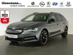 Graphite grau (metallic) Gebraucht 2022 Skoda Superb SportLine Kombi | 32.824 € (Fairer Preis)
