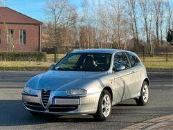 Silber Gebraucht 2002 Alfa Romeo 147 Kleinwagen | 1.249 € (Fairer Preis)
