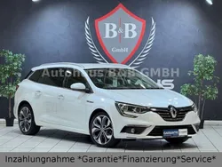 Weiß Gebraucht 2019 Renault Mégane IV Bose Edition Limousine | 16.290 € (Etwas zu teuer)