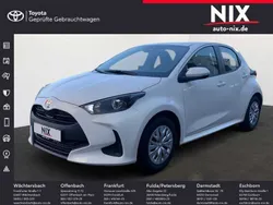 Weiß Neu 2025 Toyota Yaris Hybrid Comfort Limousine | 23.900 € (Guter Preis)