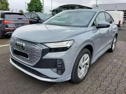 Grau Gebraucht 2022 Audi Q4 Sportback e-tron Advanced SUV | 29.490 € (Fairer Preis)