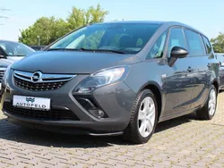 Schwarz Gebraucht 2016 Opel Zafira Tourer Van / Kleinbus | 8.450 € (Fairer Preis)
