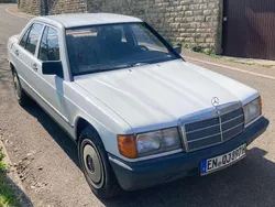 Weiß Gebraucht 1986 Mercedes 190 Limousine | 4.700 €