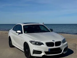Weiß Gebraucht 2017 BMW M240 M Sport Coupé | 31.900 € (Etwas zu teuer)