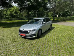 Silber Gebraucht 2022 Skoda Octavia Tour Kombi | 27.900 € (Fairer Preis)