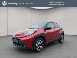 Chili red / night sky bl Neu 2025 Toyota Aygo Kleinwagen | 16.690 €