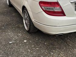 Weiß Gebraucht 2009 Mercedes C280 Limousine | 5.500 € (Superpreis)