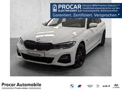 Weiß Gebraucht 2022 BMW 330e M Sport Limousine | 36.680 € (Fairer Preis)