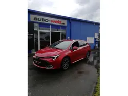 Karminarot metallic (metallic) Gebraucht 2023 Toyota Corolla Team Kombi | 31.780 € (Etwas zu teuer)
