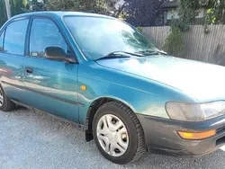 Grün Gebraucht 1996 Toyota Corolla Limousine | 1.300 €
