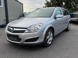 Silber Gebraucht 2008 Opel Astra Kombi | 2.450 €