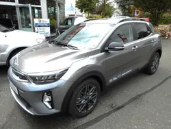 Grau Gebraucht 2024 Kia Stonic 4 SUV | 25.490 € (Teuer)