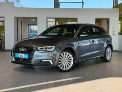 Grau Gebraucht 2017 Audi A3 Sportback e-tron Sport Limousine | 12.995 €