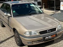 Grau Gebraucht 1996 Opel Astra Limousine | 899 € (Guter Preis)