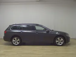 Grau Gebraucht 2020 VW Passat Business Kombi | 17.680 € (Guter Preis)