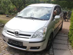 Silber Gebraucht 2006 Toyota Corolla Verso Edition Van / Kleinbus | 5.100 € (Etwas zu teuer)