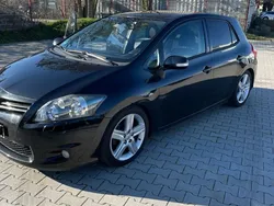 Schwarz Gebraucht 2011 Toyota Auris Limousine | 6.250 € (Etwas zu teuer)