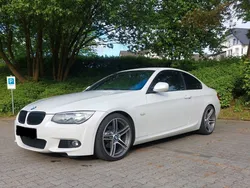 Weiß Gebraucht 2011 BMW 320 M Sport Coupé | 10.400 € (Fairer Preis)