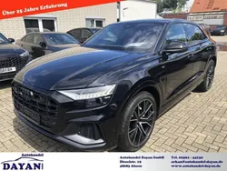 Grau Gebraucht 2022 Audi Q8 S-Line SUV | 72.800 € (Teuer)