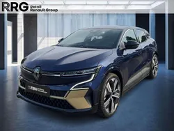 Nachtblau, dach black pearls Gebraucht 2023 Renault Mégane Iconic Limousine | 29.990 € (Fairer Preis)
