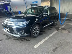 Schwarz Gebraucht 2017 Mitsubishi Outlander Edition SUV | 18.900 € (Teuer)