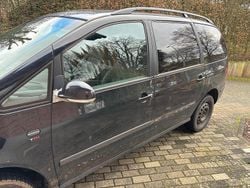 Schwarz Gebraucht 2010 Seat Alhambra Van / Kleinbus | 3.000 € (Guter Preis)