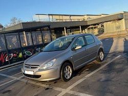 Silber Gebraucht 2005 Peugeot 307 Limousine | 1.600 € (Fairer Preis)
