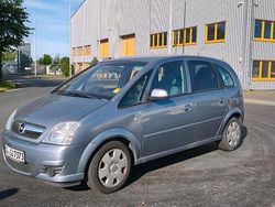 Silber Gebraucht 2006 Opel Meriva Van / Kleinbus | 2.999 € (Fairer Preis)
