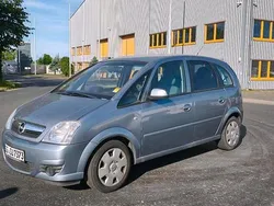 Silber Gebraucht 2006 Opel Meriva Van / Kleinbus | 2.999 € (Fairer Preis)